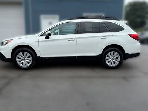 Used 2017 Subaru Outback 2.5i Premium AWD/4WD image 4