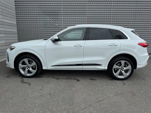 Certified 2025 Audi Q5 Premium w/ Premium Plus AWD/4WD image 2