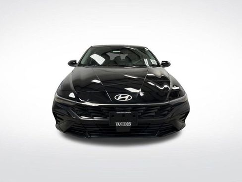 Used 2024 Hyundai Elantra Limited image 12