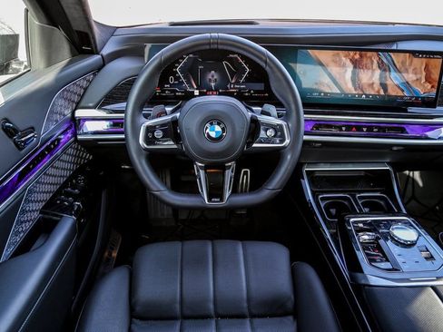 Used 2025 BMW 760i xDrive w/ Executive Package image 11