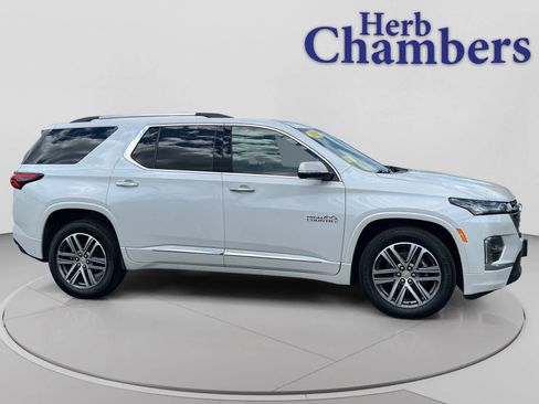 Used 2023 Chevrolet Traverse High Country AWD/4WD image 5