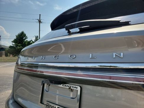 Used 2023 Lincoln Nautilus Reserve AWD/4WD image 33