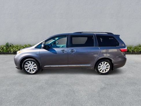 Used 2017 Toyota Sienna XLE Premium w/ Cargo Management Package image 8