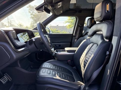 Used 2023 Rivian R1S Launch Edition AWD/4WD image 10