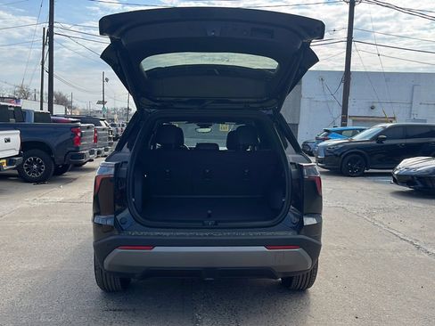 New 2026 Chevrolet Equinox LT w/ Convenience Package II AWD/4WD image 11