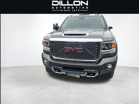 Used 2017 GMC Sierra 2500 Denali w/ Duramax Plus Package AWD/4WD image 4
