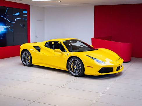 Certified 2019 Ferrari 488 Spider RWD image 27
