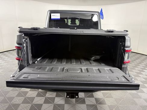 Used 2024 Jeep Gladiator Sport image 31