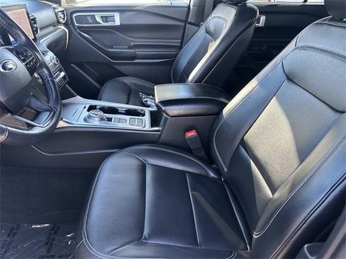 Used 2020 Ford Explorer XLT w/ Equipment Group 202A image 23