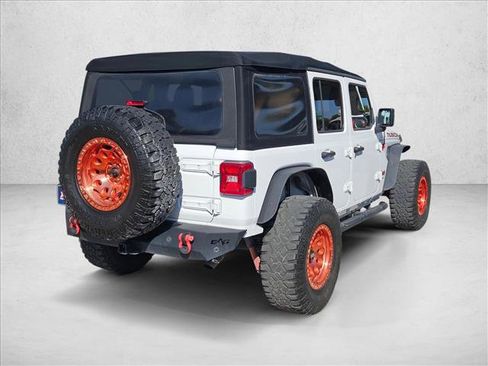 Used 2018 Jeep Wrangler Unlimited Rubicon image 4