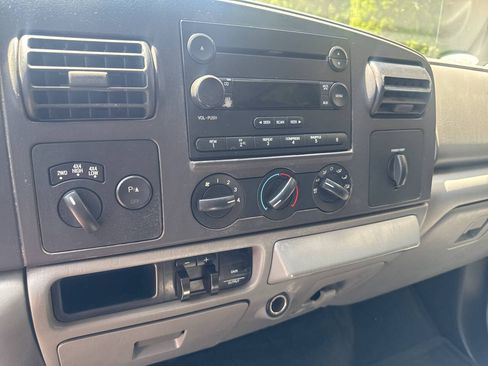 Used 2006 Ford F250 XLT AWD/4WD image 23