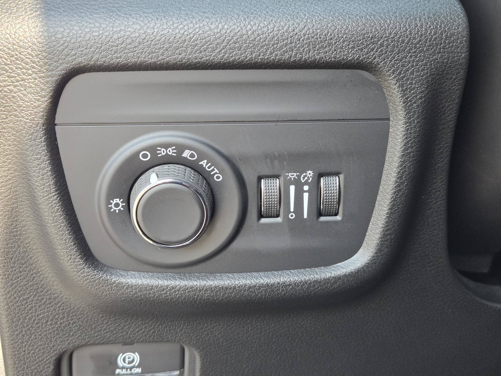 Certified 2025 Jeep Grand Cherokee Laredo X RWD image 19