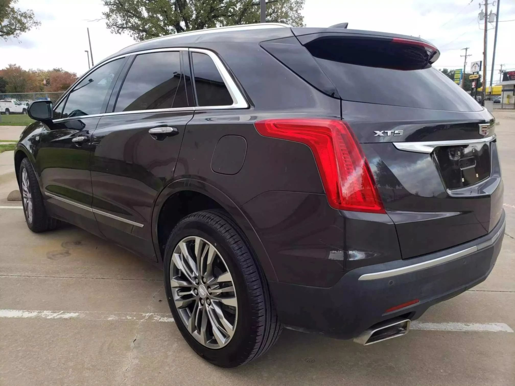 Used 2018 Cadillac XT5 Premium Luxury FWD image 6