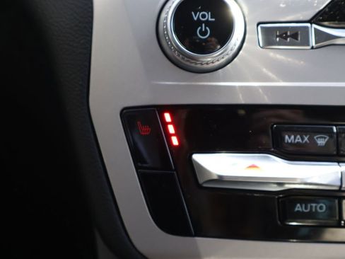 Used 2023 Ford Explorer XLT image 18