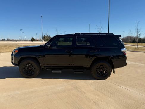 Used 2022 Toyota 4Runner SR5 Premium w/ Moonroof Package image 8