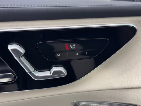 Used 2025 Mercedes-Benz GLC 300 4MATIC image 18