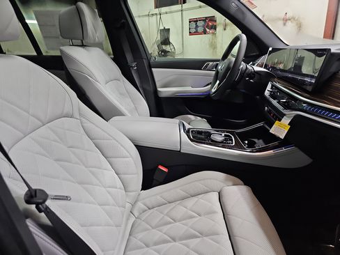 New 2026 BMW X5 xDrive40i w/ Climate Comfort Package image 10