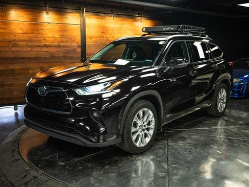 Used 2021 Toyota Highlander Limited AWD/4WD image 2