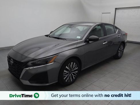 Used 2025 Nissan Altima 2.5 SV FWD image 1