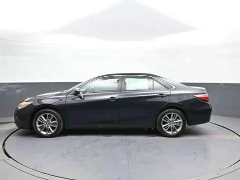 Used 2016 Toyota Camry SE image 9