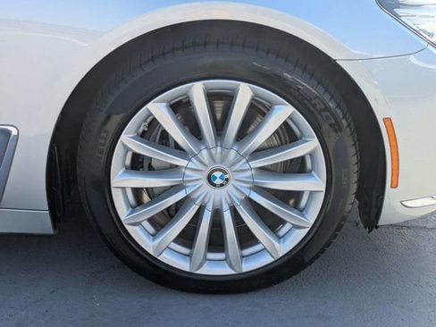 Used 2019 BMW 740i w/ Cold Weather Package image 11