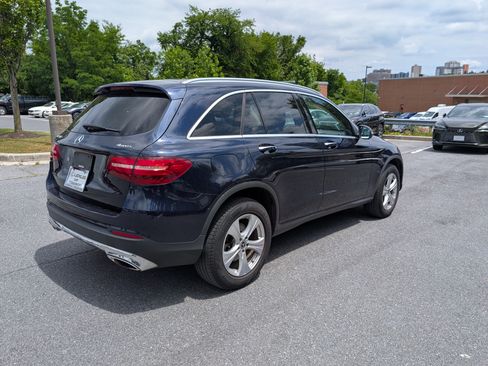 Used 2018 Mercedes-Benz GLC 300 4MATIC image 3