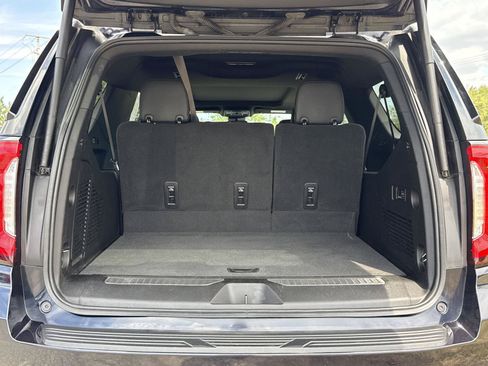 Used 2023 GMC Yukon XL AT4 w/ AT4 Premium Package AWD/4WD image 18