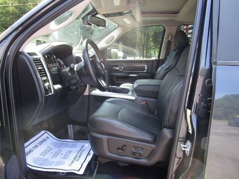 Used 2018 RAM 2500 Laramie w/ Convenience Group AWD/4WD image 17