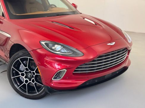 Used 2021 Aston Martin DBX image 48