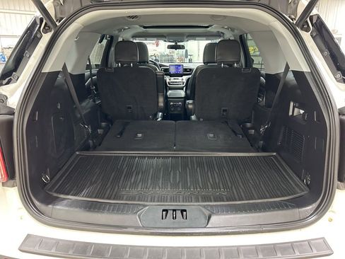 Used 2021 Ford Explorer XLT w/ Equipment Group 202A image 30