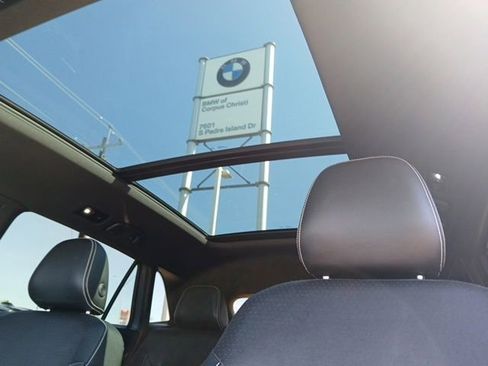 Used 2023 Volkswagen Atlas Cross Sport SEL R-Line image 29