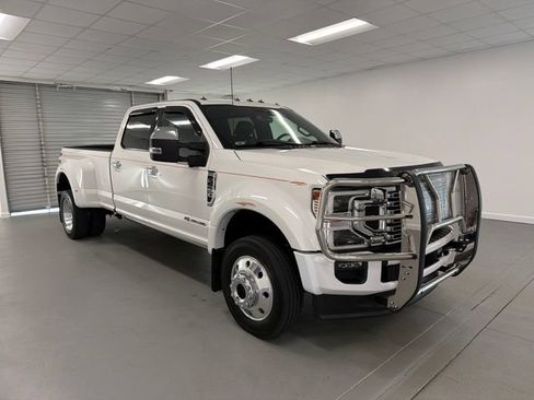 Used 2022 Ford F450 Platinum w/ FX4 Off-Road Package AWD/4WD image 3