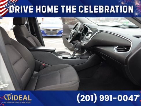 Used 2020 Chevrolet Malibu LT FWD image 25