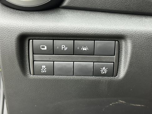 Used 2024 Nissan Versa S w/ Trunk Package image 22