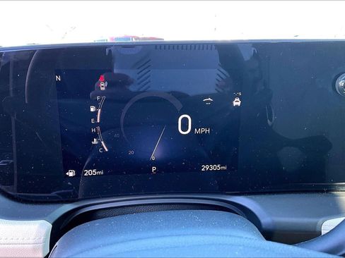 Used 2024 Buick Encore GX Avenir w/ Avenir Technology Package image 17