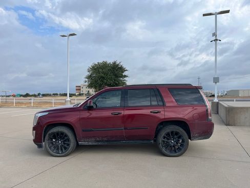 Used 2020 Cadillac Escalade Premium Luxury w/ Escalade Sport Edition AWD/4WD image 3