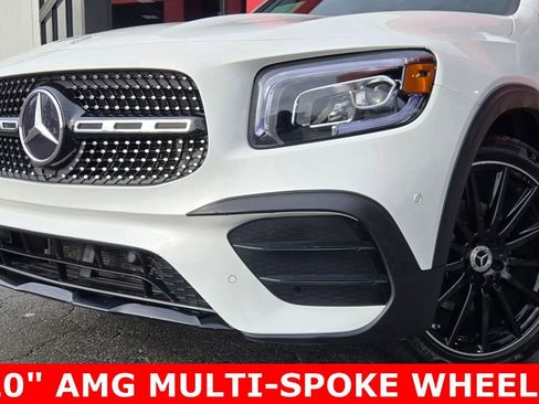 Used 2023 Mercedes-Benz GLB 250 image 2