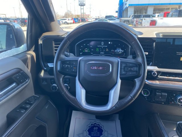Used 2022 GMC Sierra 1500 SLT w/ SLT Premium Plus Package AWD/4WD image 15
