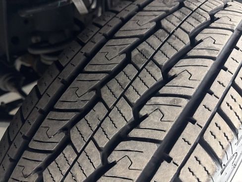 Used 2025 Chevrolet Silverado 1500 LT image 40