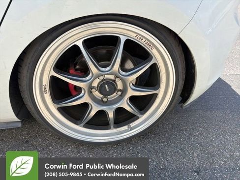 Used 2017 Volkswagen Golf 4-Door FWD image 9