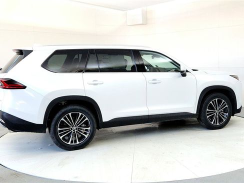 New 2026 Toyota Grand Highlander AWD Hybrid image 6