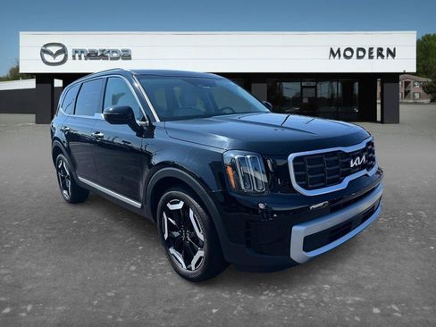 Used 2024 Kia Telluride S w/ S Sunroof Package FWD image 3