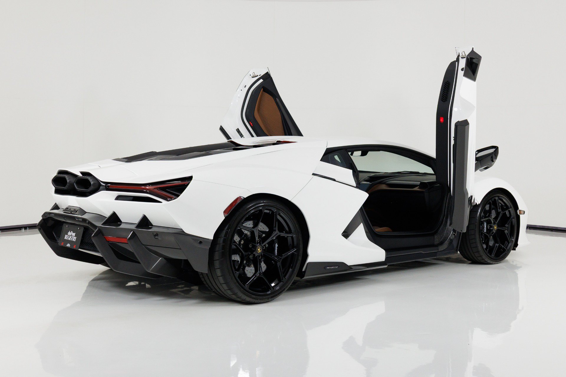 Used 2024 Lamborghini Revuelto AWD/4WD image 4