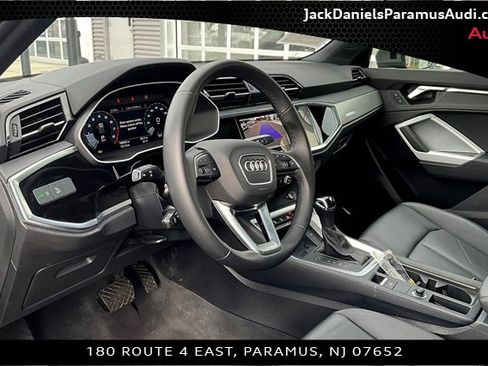 Used 2024 Audi Q3 2.0T Premium image 11
