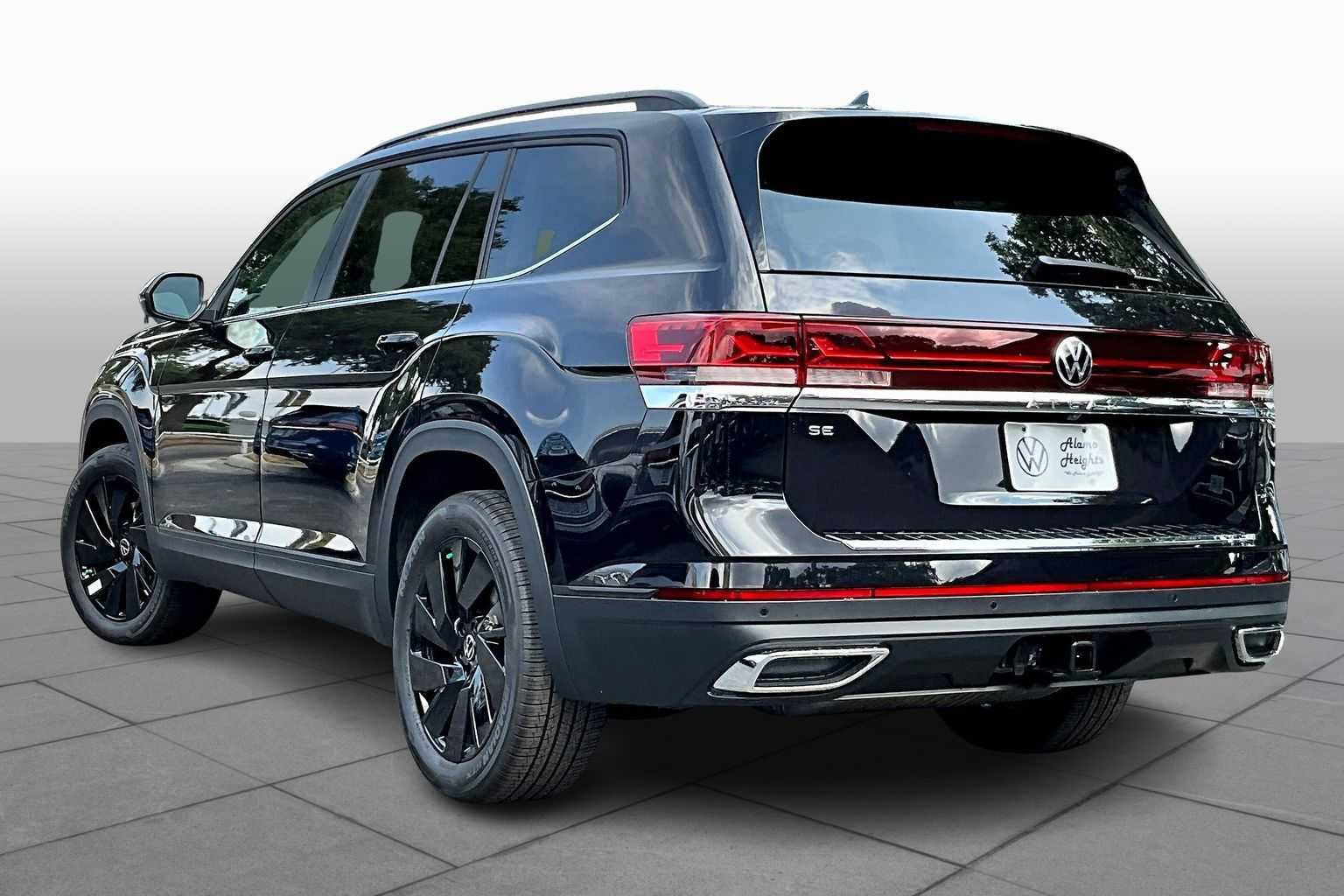 New 2026 Volkswagen Atlas SE FWD image 12