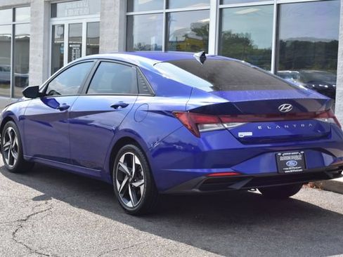 Used 2023 Hyundai Elantra SEL w/ Convenience Package FWD image 8