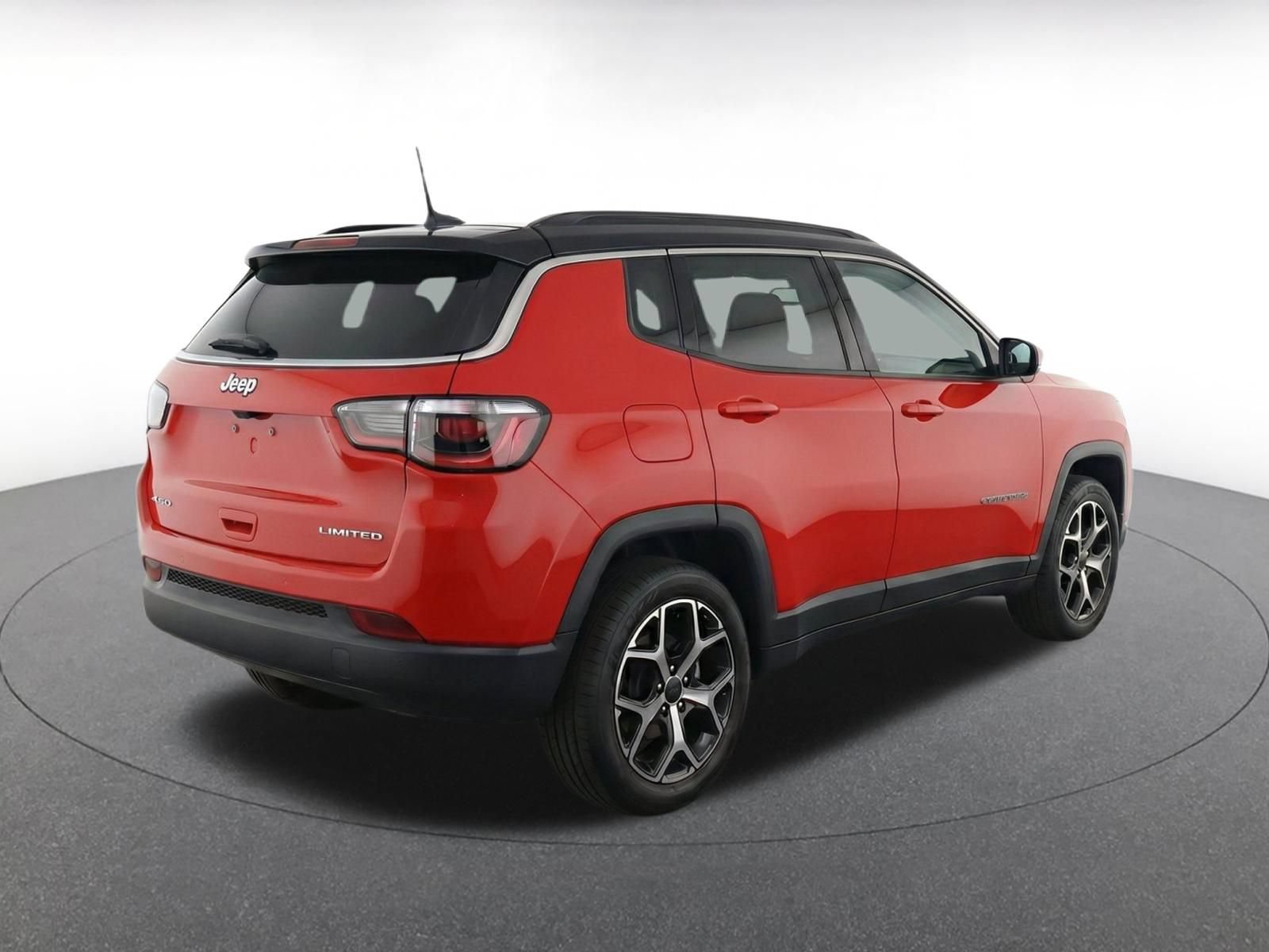 Used 2025 Jeep Compass Limited AWD/4WD image 10