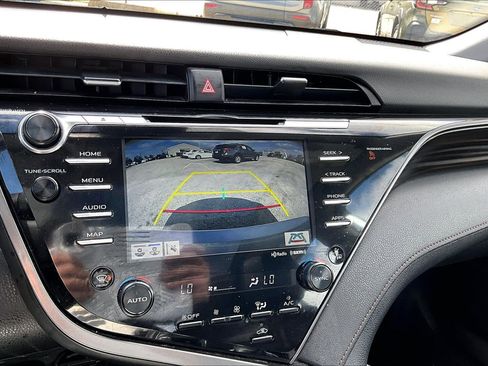 Used 2019 Toyota Camry L image 30