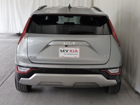 Used 2023 Kia Niro SX Touring FWD image 26