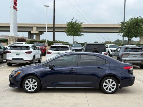 Used 2026 Toyota Corolla LE FWD image 8